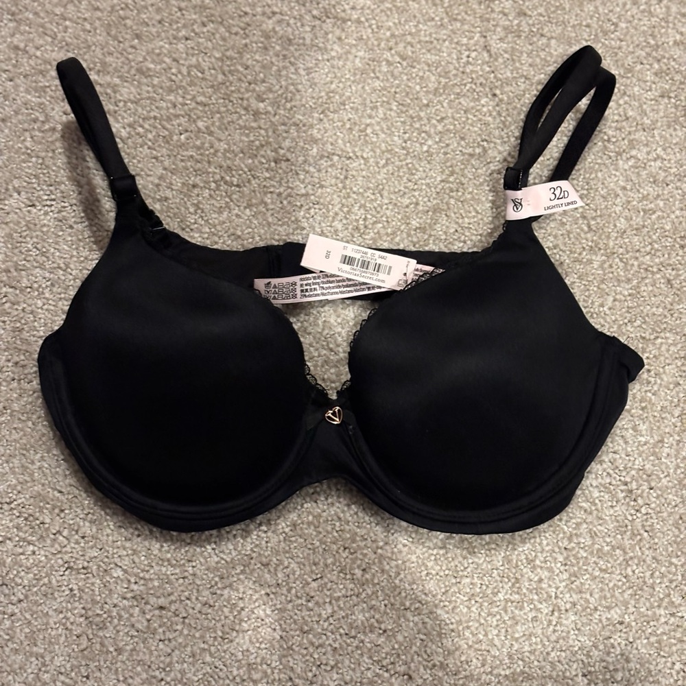 NWT Victoria's Secret Body by Victoria Black Bra
